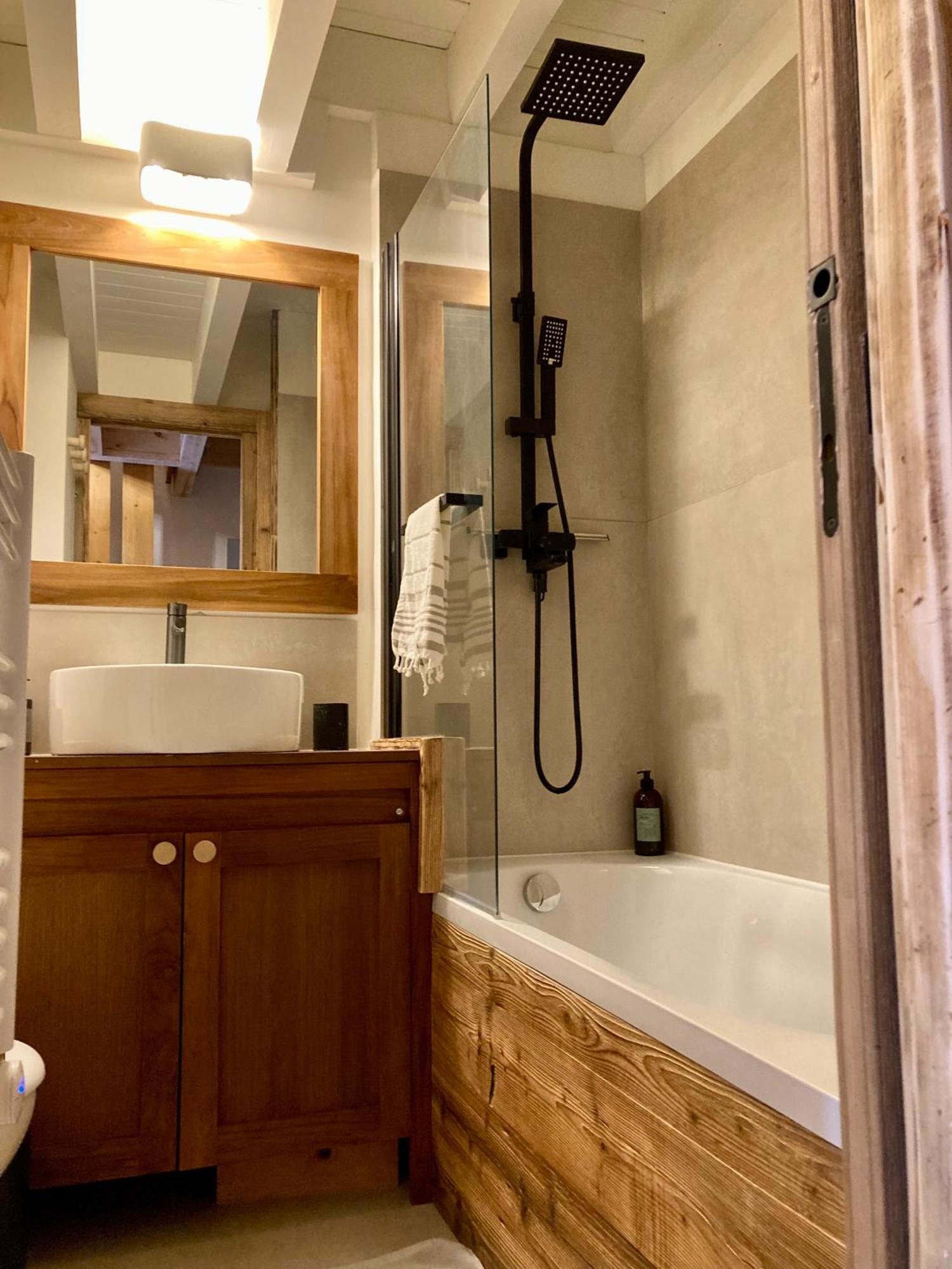 Appartement Ensoleille Aux Tines, Vue Massif Chamonix Ngoại thất bức ảnh